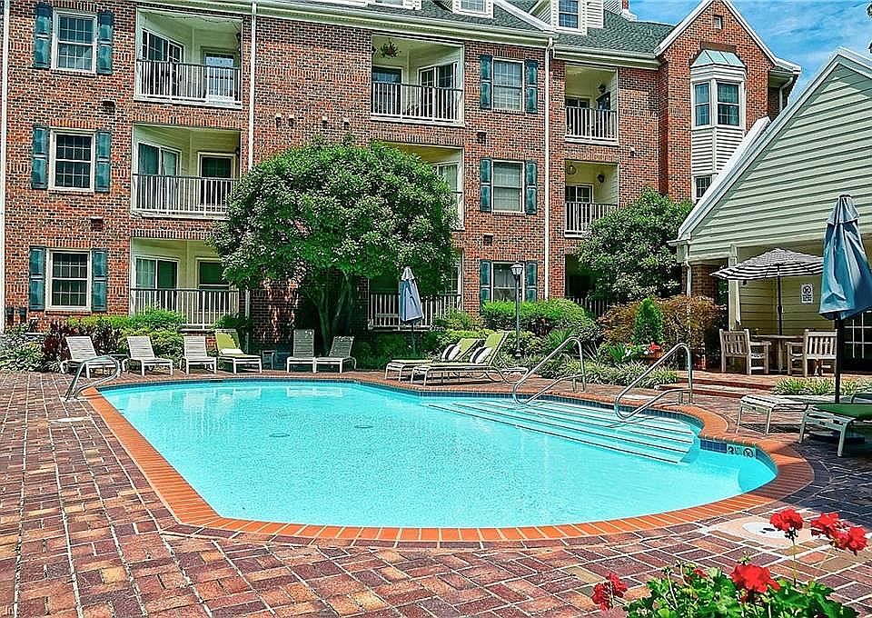 2nd image of 300 Yarmouth St APT 313