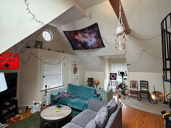 5th image of 62 Ridgemont St APT 2