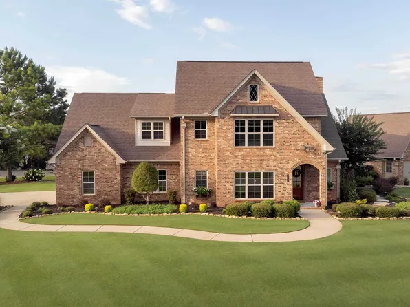 127 Jeff Dr, Tuscumbia, AL 35674