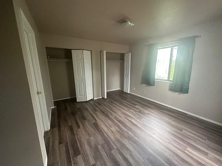 631 S O'Leary St #1 — Photo 7