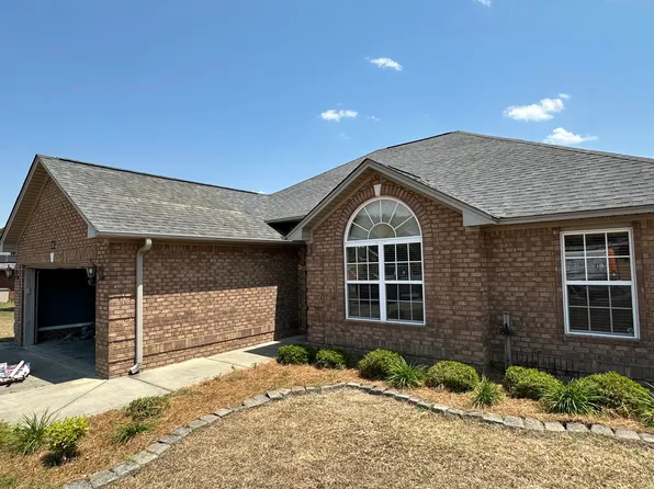 2585 Stirrup Ln, Dalzell, SC 29040