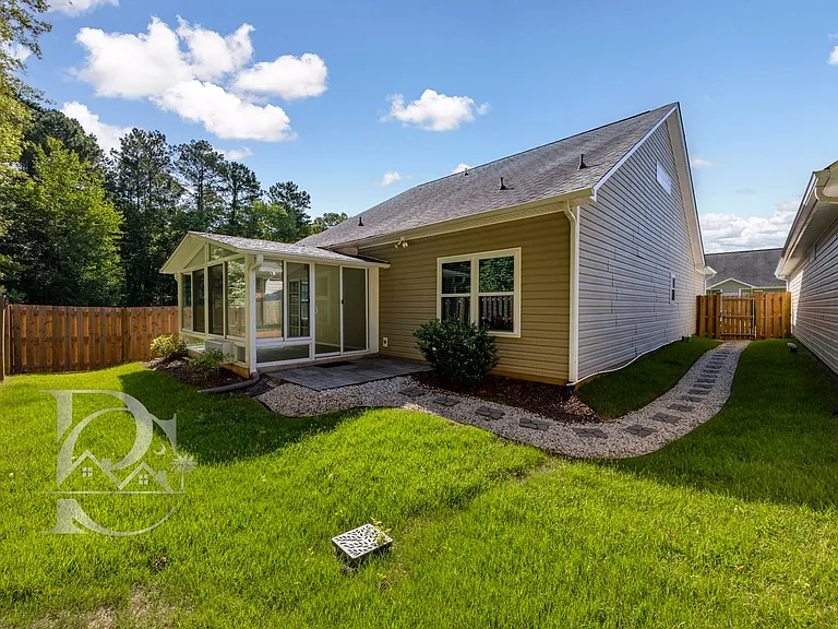 1039 Glencroft Dr — Photo 31