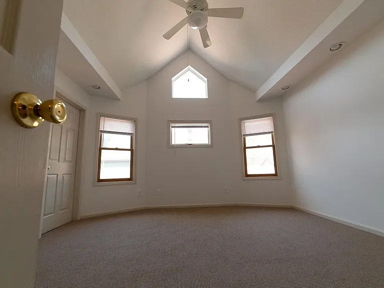 2444 Tremont Ave #2 — Photo 8