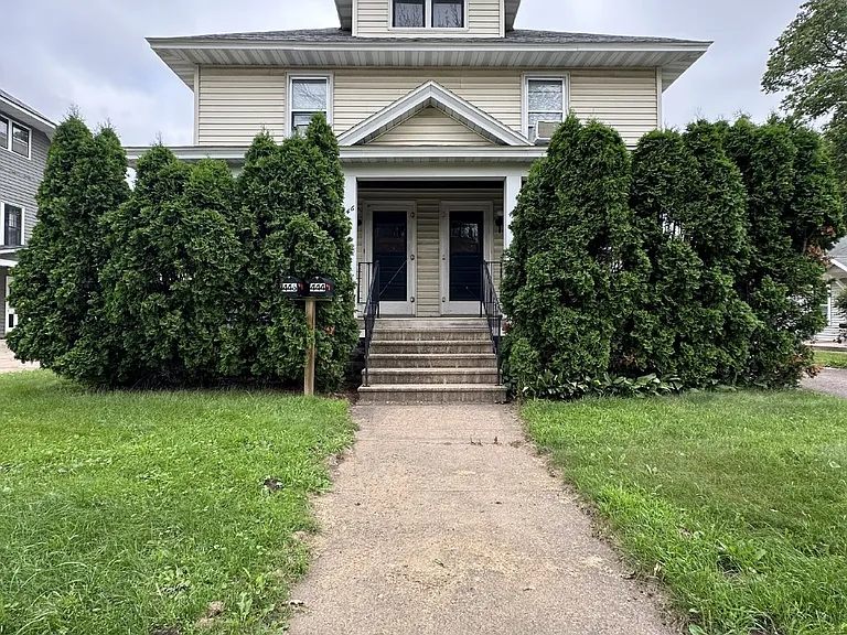 446 Lake St — Photo 1