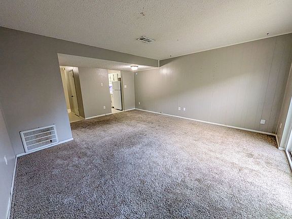 4th image of 402-418 N 10th St