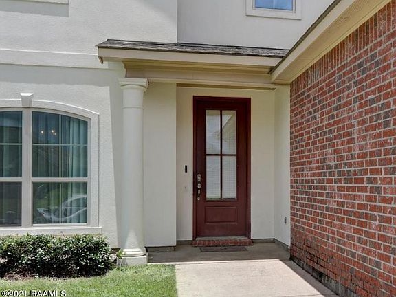 3rd image of 213 Forest Grove Dr