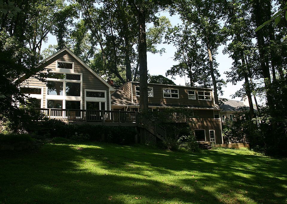 2nd image of 8601 Dixie Pl