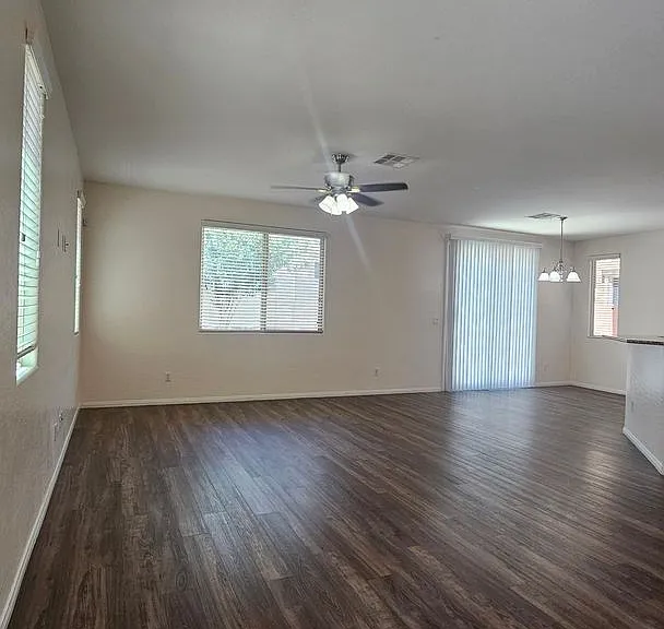 5367 Glenburnie St — Photo 5