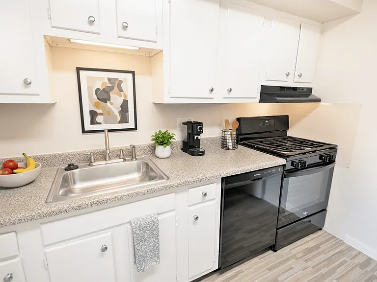 Woodmere Apartments — Photo 13