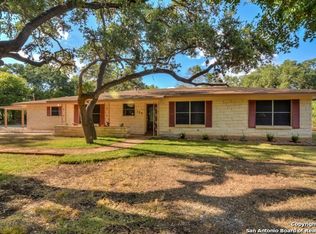 129 Sequoia Dr, Hollywood Park, TX 78232