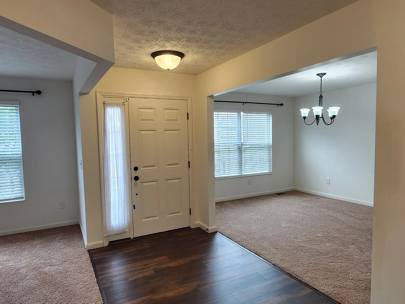 5 bed, 2.5 bath, 3092 sqft, $3,300 — Photo 3