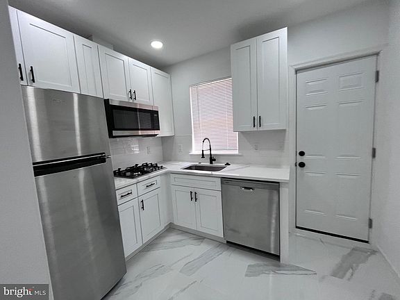 5th image of 2711 N Ringgold St
