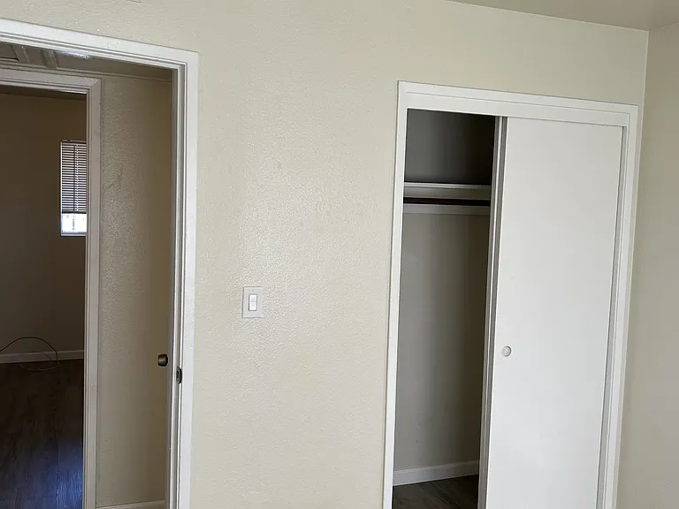 120 E Fairmont Ave #8 — Photo 38