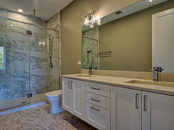 4th image of 2303 W Wilcox St #2N