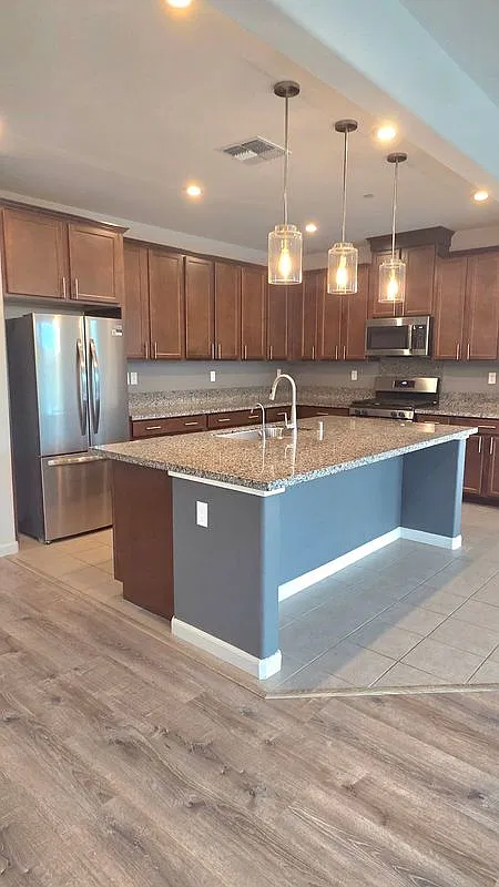 4 bed, 3.0 bath, 2127 sqft, $3,275 — Photo 4
