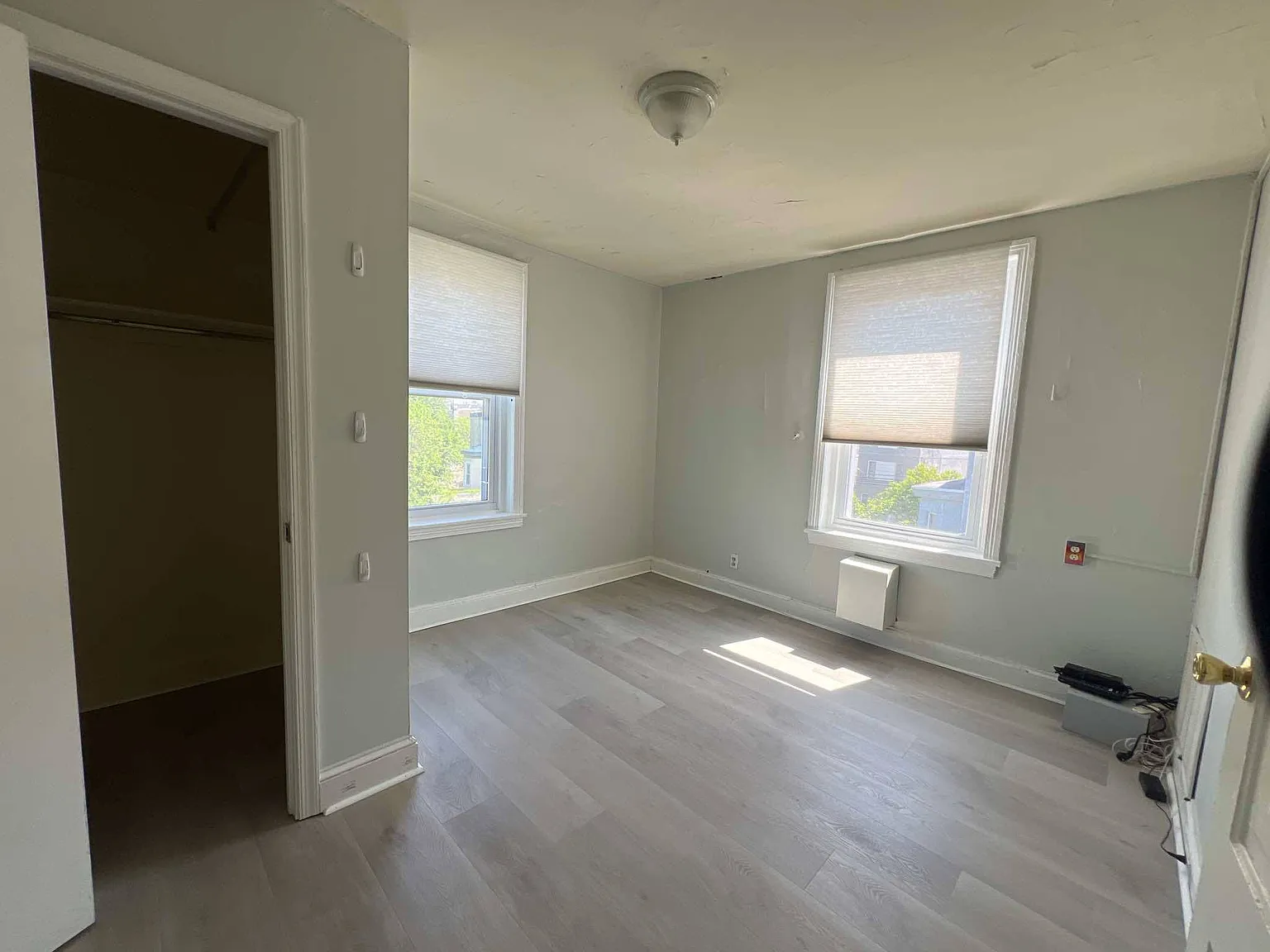 1713 W Oxford St — Photo 1