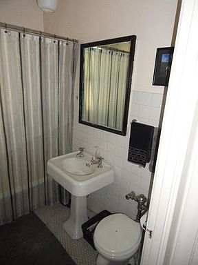 4th image of 2317 W Ainslie St
