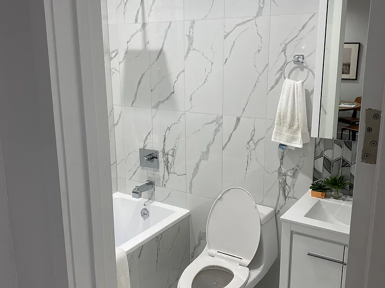 460 E New York Ave #2A — Photo 7