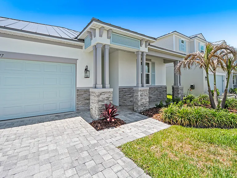 27 Gulfstream Way — Photo 2