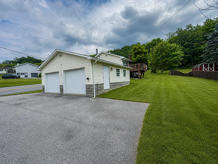 161 Pentagon Cir — Photo 2