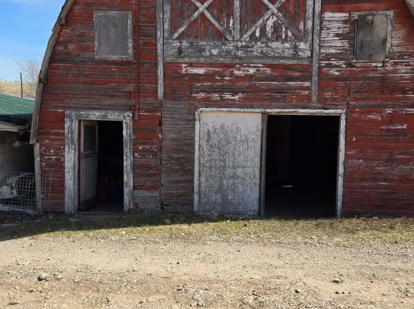 81 Roundhouse Rd SW, Lewistown, MT 59457