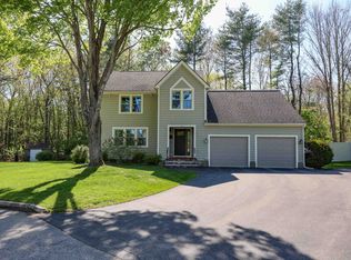26 Apple Hill Ct, Manchester, NH 03104