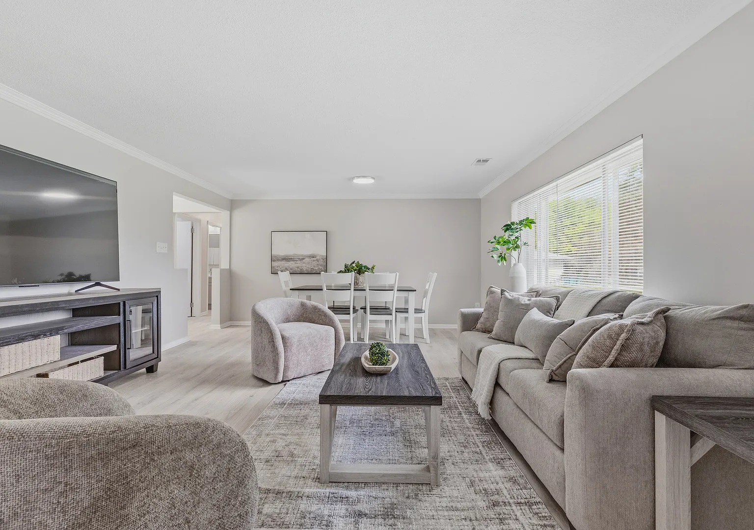New Stylish Furnished 3BR Westfield Ranch-Near Grand Park — Photo 4
