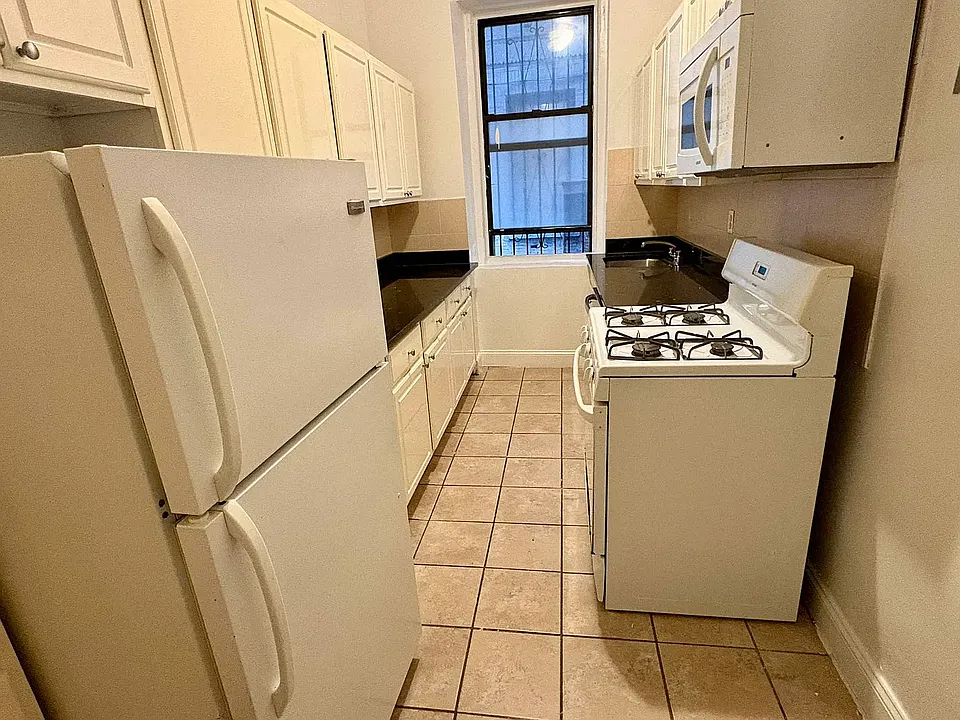 271 Fort Washington Ave #1