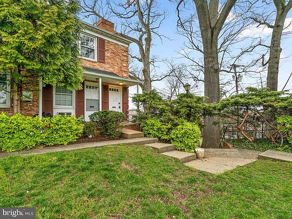 2nd image of 141 Talbott St #141