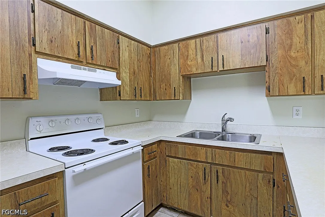 2 bed, 2.0 bath, 2072 sqft, $1,399 — Photo 3