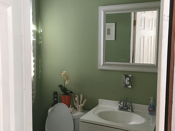 1/2 bath