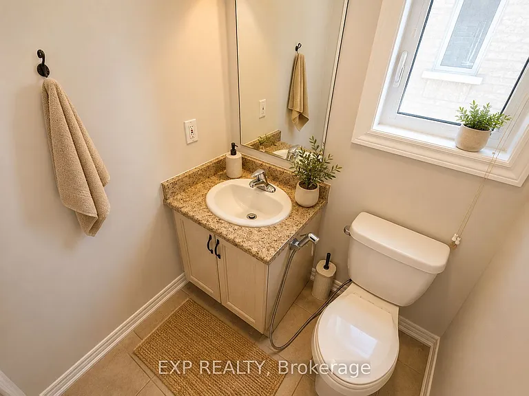 561 Settlers Rd W — Photo 24