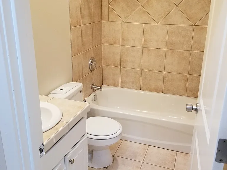 1813 S Bush Pl #F — Photo 12