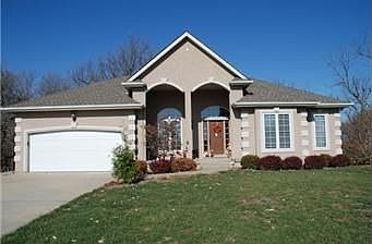 2nd image of 1185 SW 225th Rd