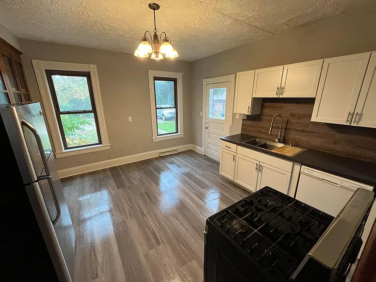 1005 Grove Ave #L — Photo 1