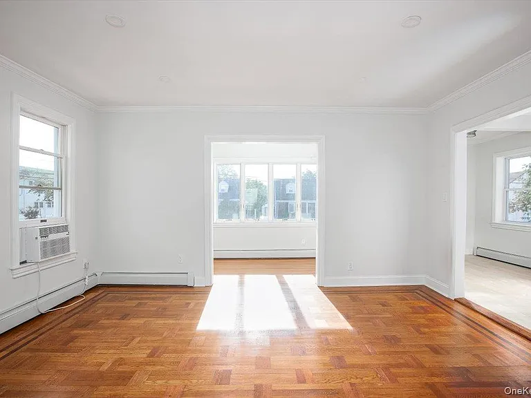 310 Columbus Pkwy — Photo 6