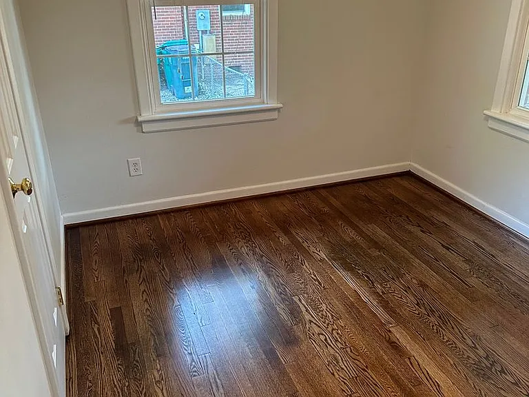 2213 Mendota Dr — Photo 10