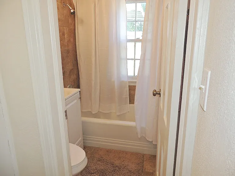 15800 Scottsdale Blvd — Photo 10