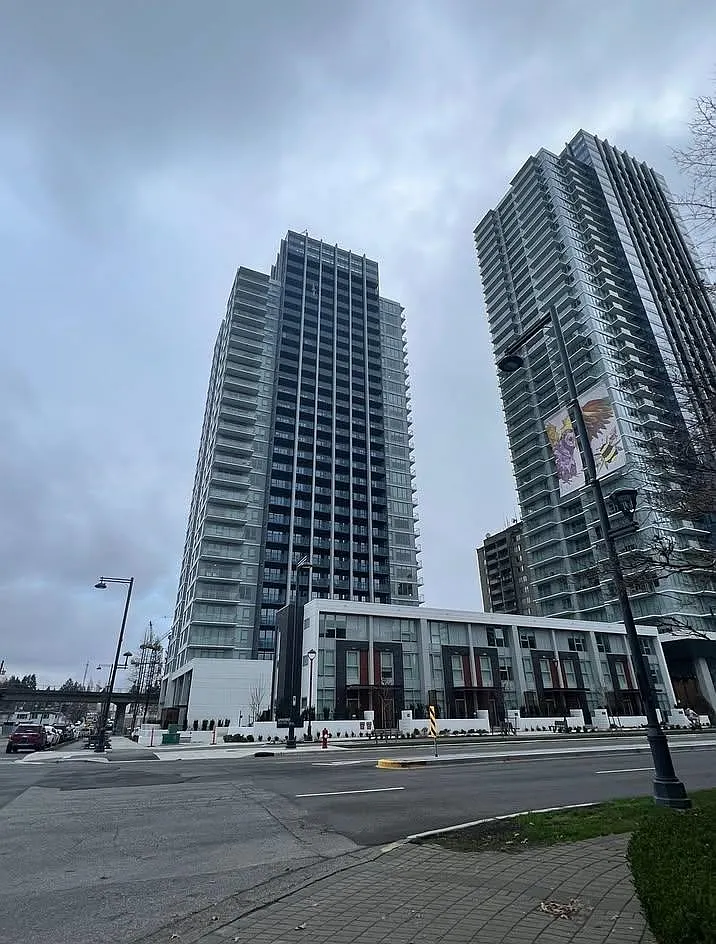 2 bed, 650 sqft, $2,000 — Photo 1