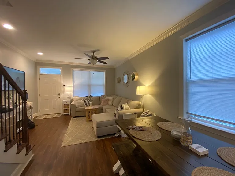 36 N Larchmont Ave — Photo 10