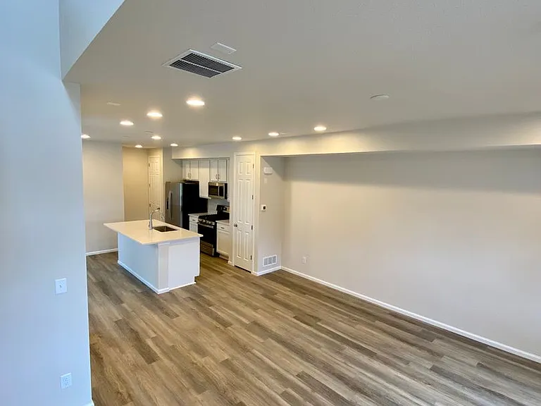 8739 Scarborough Dr — Photo 12