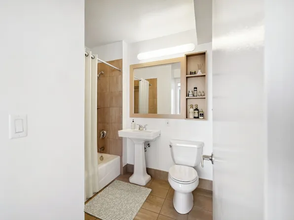 561 10th Avenue image 4 of 40