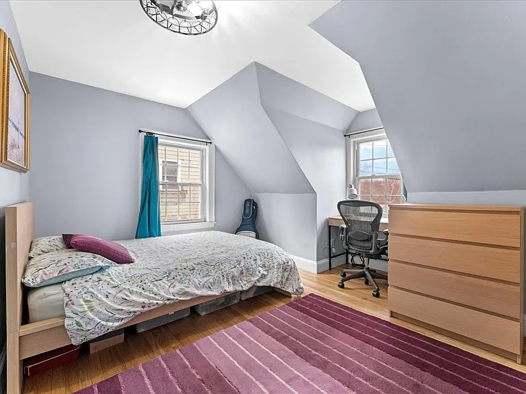 40 Lake Shore Rd — Photo 23