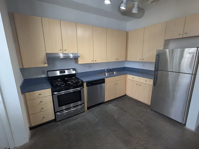 Ice House Lofts — Photo 42