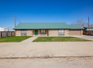212 Pecan St, Lolita, TX 77971