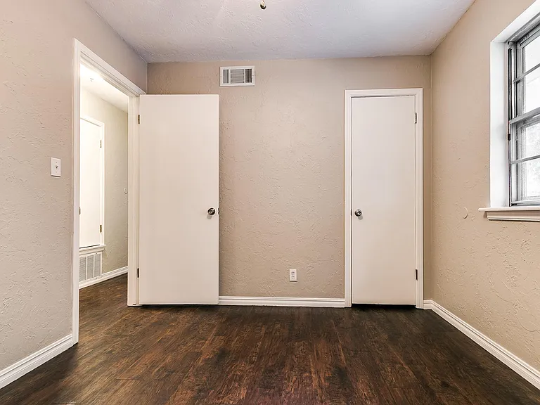 316 Rosewood Dr — Photo 14