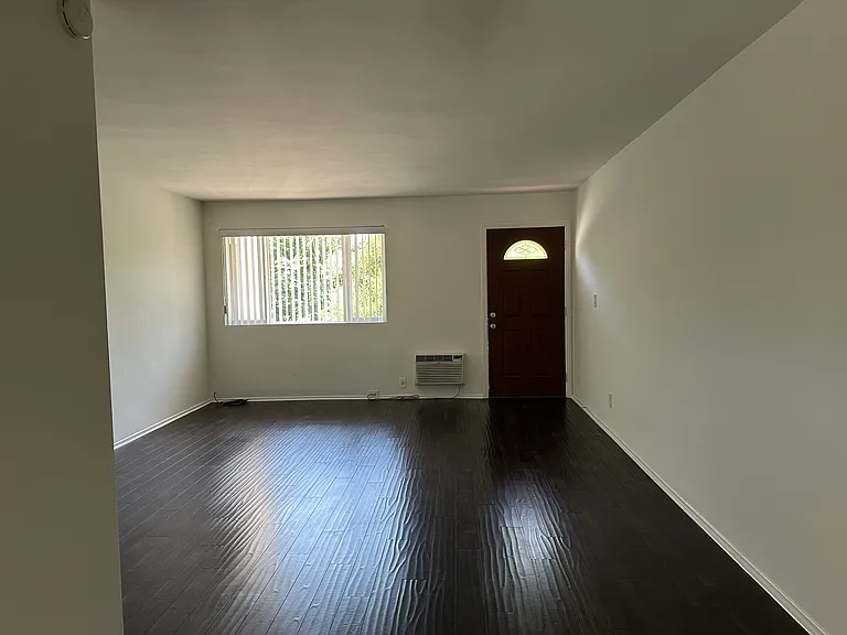 11523 Hatteras St #5 — Photo 7