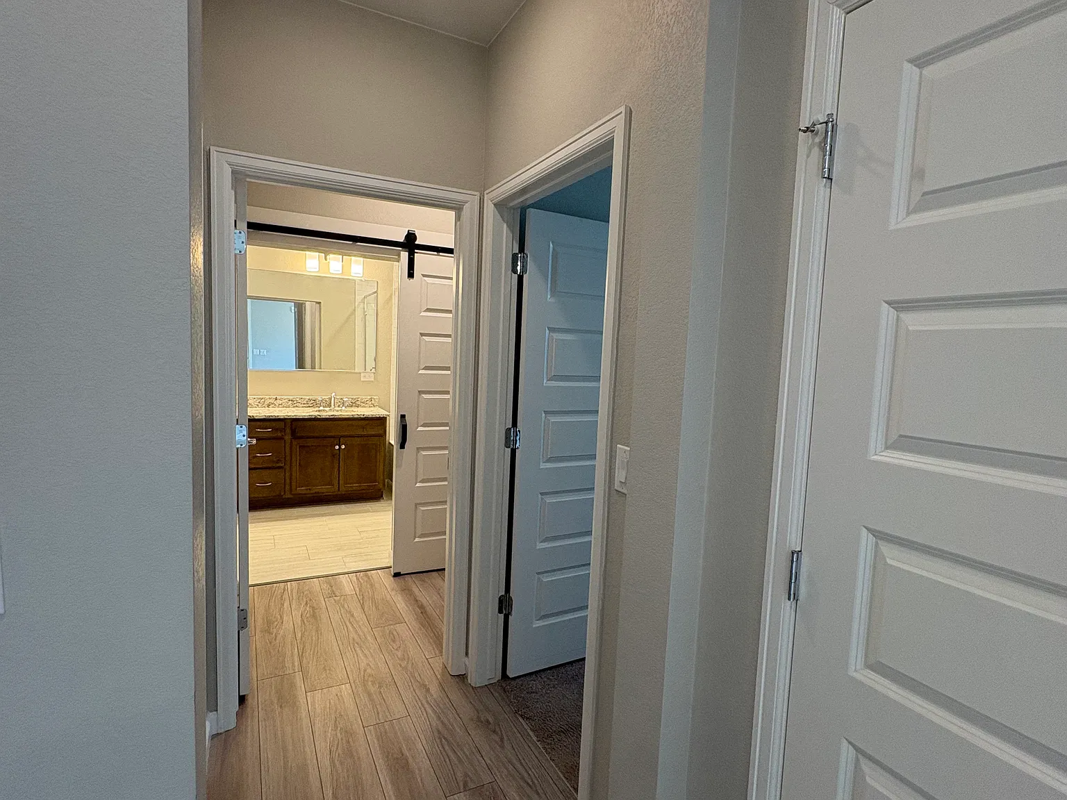 2 bed, 1103 sqft, $1,850 — Photo 4
