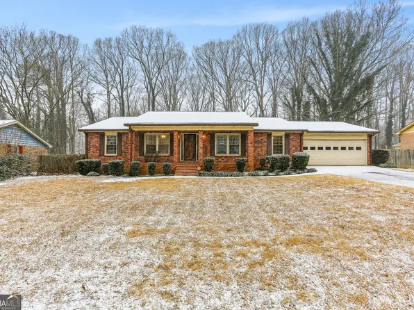 763 Windy Dr, Stone Mountain, GA 30087