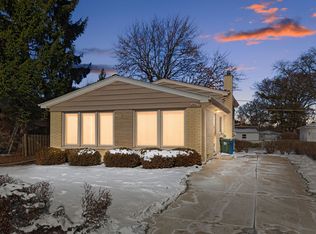 1042 W Central Rd, Mount Prospect, IL 60056